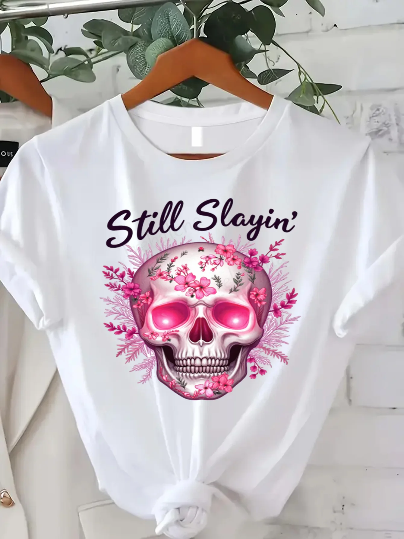 

Футболка с круглым вырезом и цветочным принтом черепа Still Slayin' Женская футболка больших размеров Повседневный модный топ Футболка с короткими рукавами Модный повседневный топ