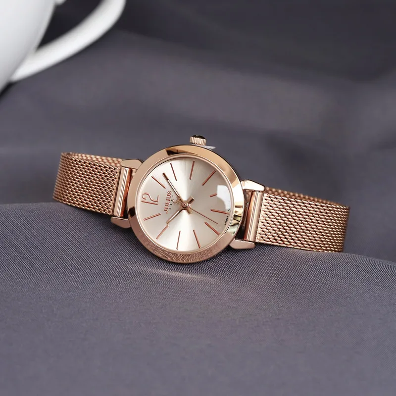 New women's wristwatch with steel strap, suitable for female students, Korean style, simple and trendy, a great gift for women.
