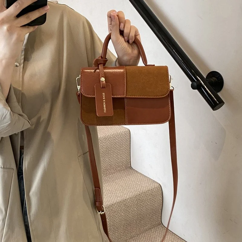 

Fashionable Women's Handbag Made Of Premium Leather Boasting Famous Designer Inspired And Classic Paris Commuter Style​