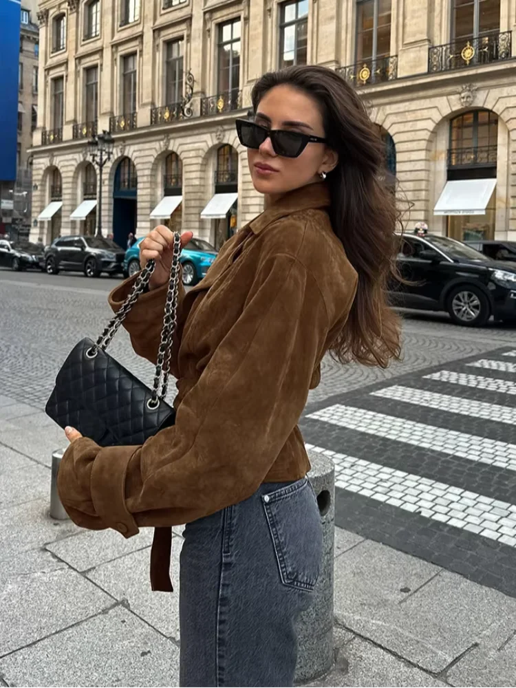 

Fashion Women Brown Pleat Suede Jackets Lace-up Long Sleeve Lapel Short Thicken Coat Winter Highstreet Casual 2025 New Outerwear