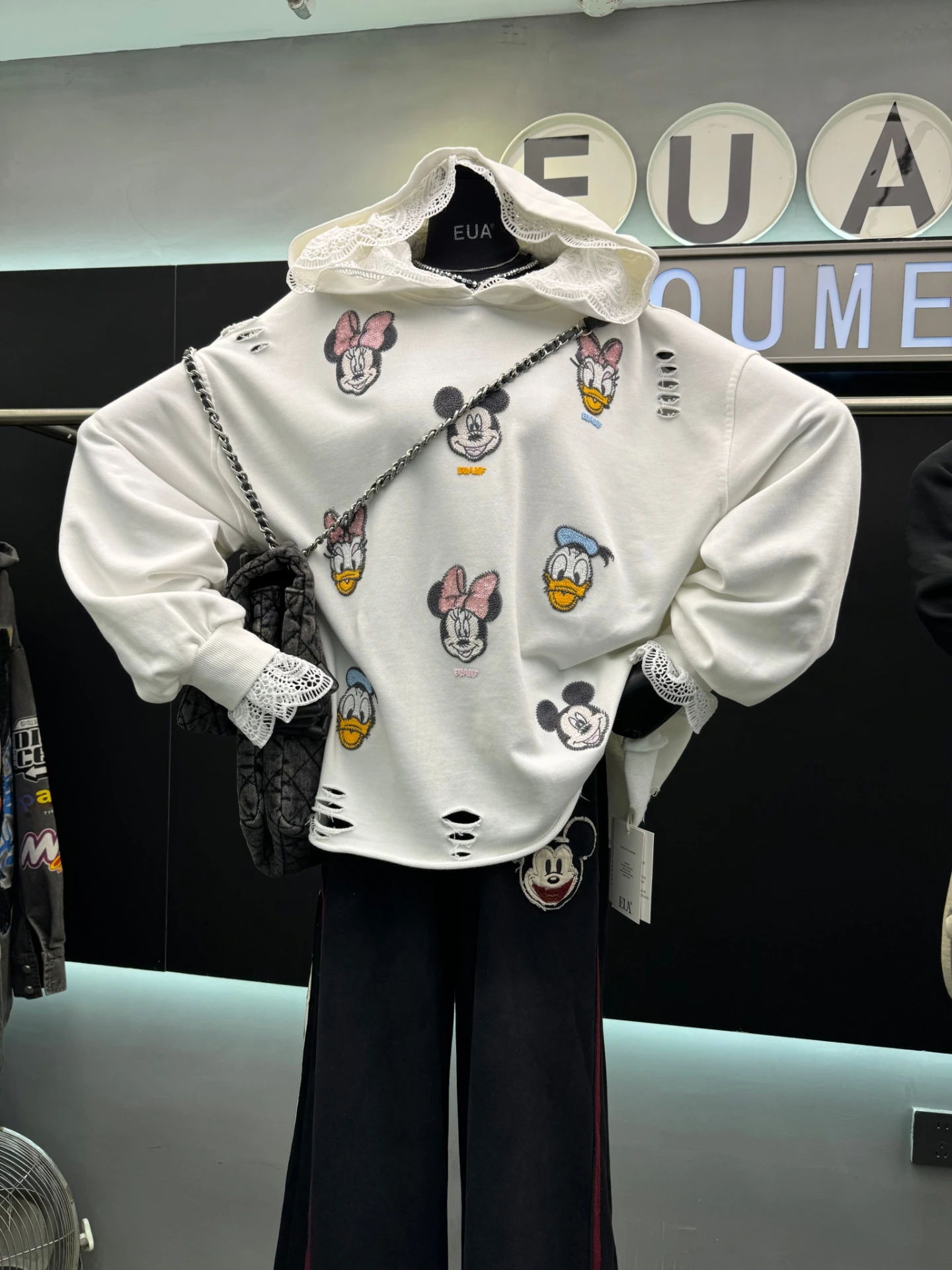 2025 Autumn New Heavy Embroidery Cartoon Lace Hooded Sweatshirt for Women Fashion Loose Design Printed Pullover Top