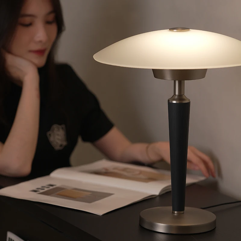 アイシランホテル 高級木製ガラス ゴールドブラックニッケル ベッドサイド調光式読書デスクランプ テーブルランプ