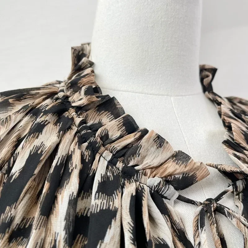 Mini abito da donna con stampa leopardata nera a maniche lunghe con volant abbigliamento quotidiano per 2024 nuovi arrivi di alta qualità