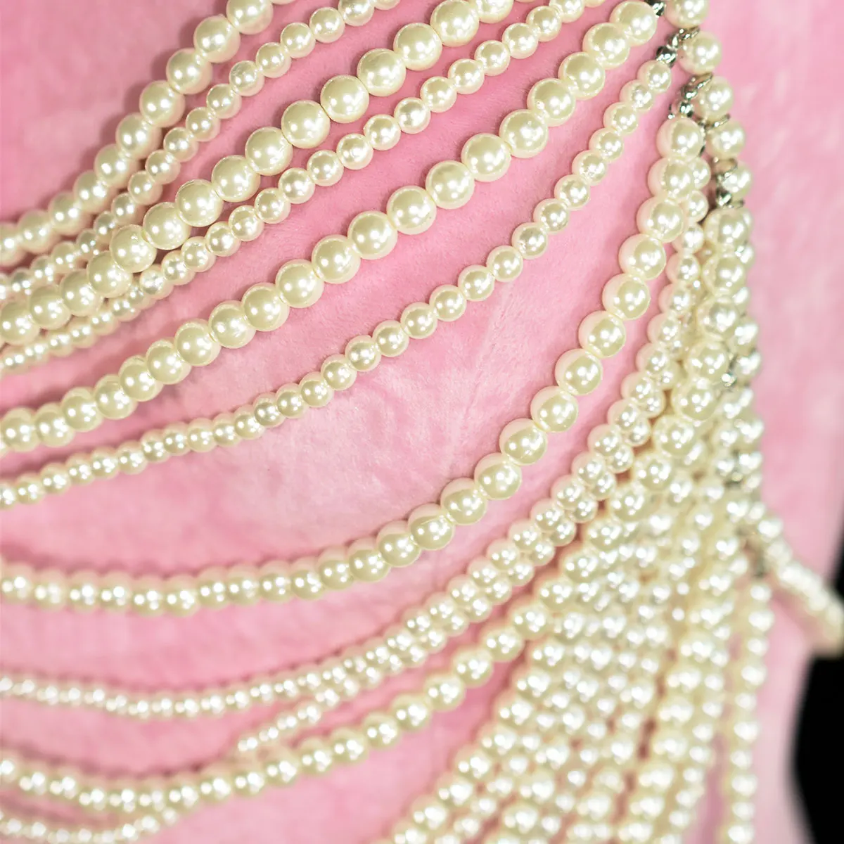 مثير الأزياء المنسوجة يدويا الخرز سيدة الجسم سلسلة شخصية متعدد الطبقات شنق الرقبة اللؤلؤ الصدرية سلسلة الشاطئ حزب بيكيني الملحقات