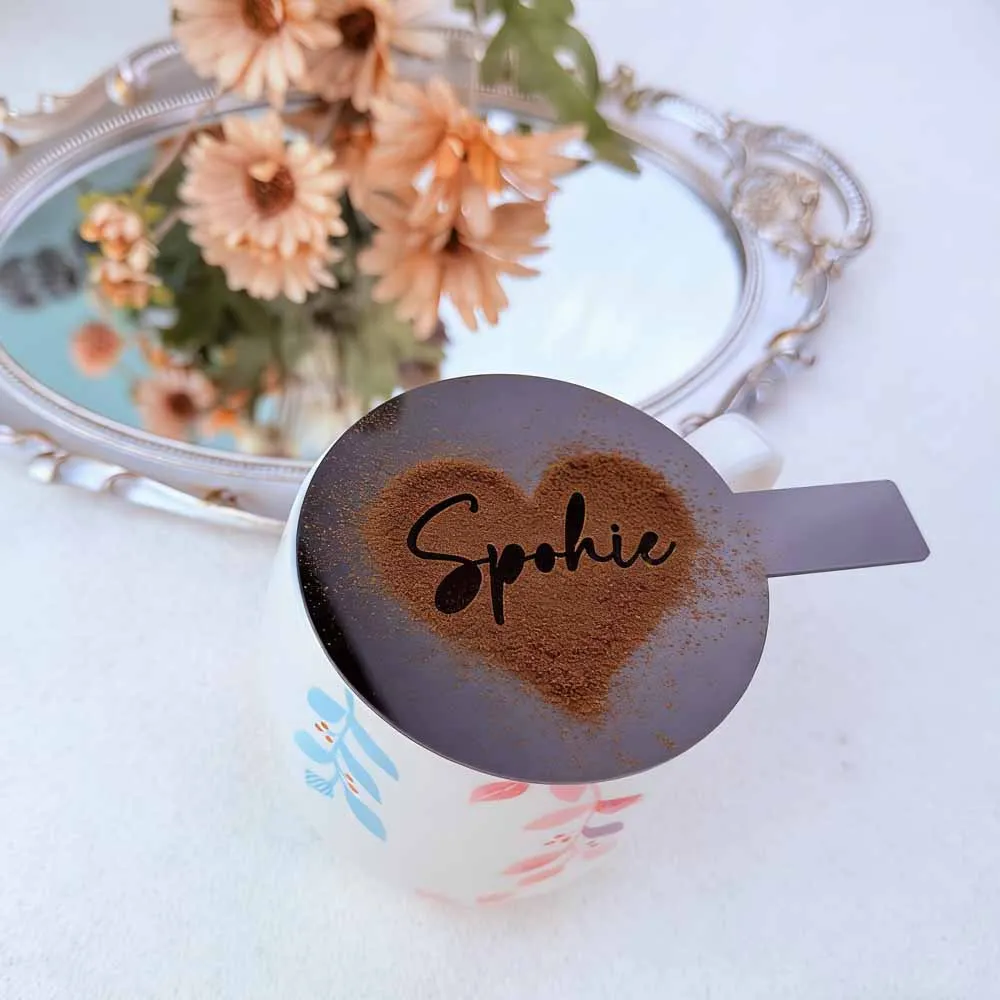 1 Stück personalisierte Acryl-Namensschablonen, Geburtstagsgeschenkideen für sie, Kaffeeliebhaberin, Cappuccino-Schablonengeschenk, Barista-Zubehör – Detail 3