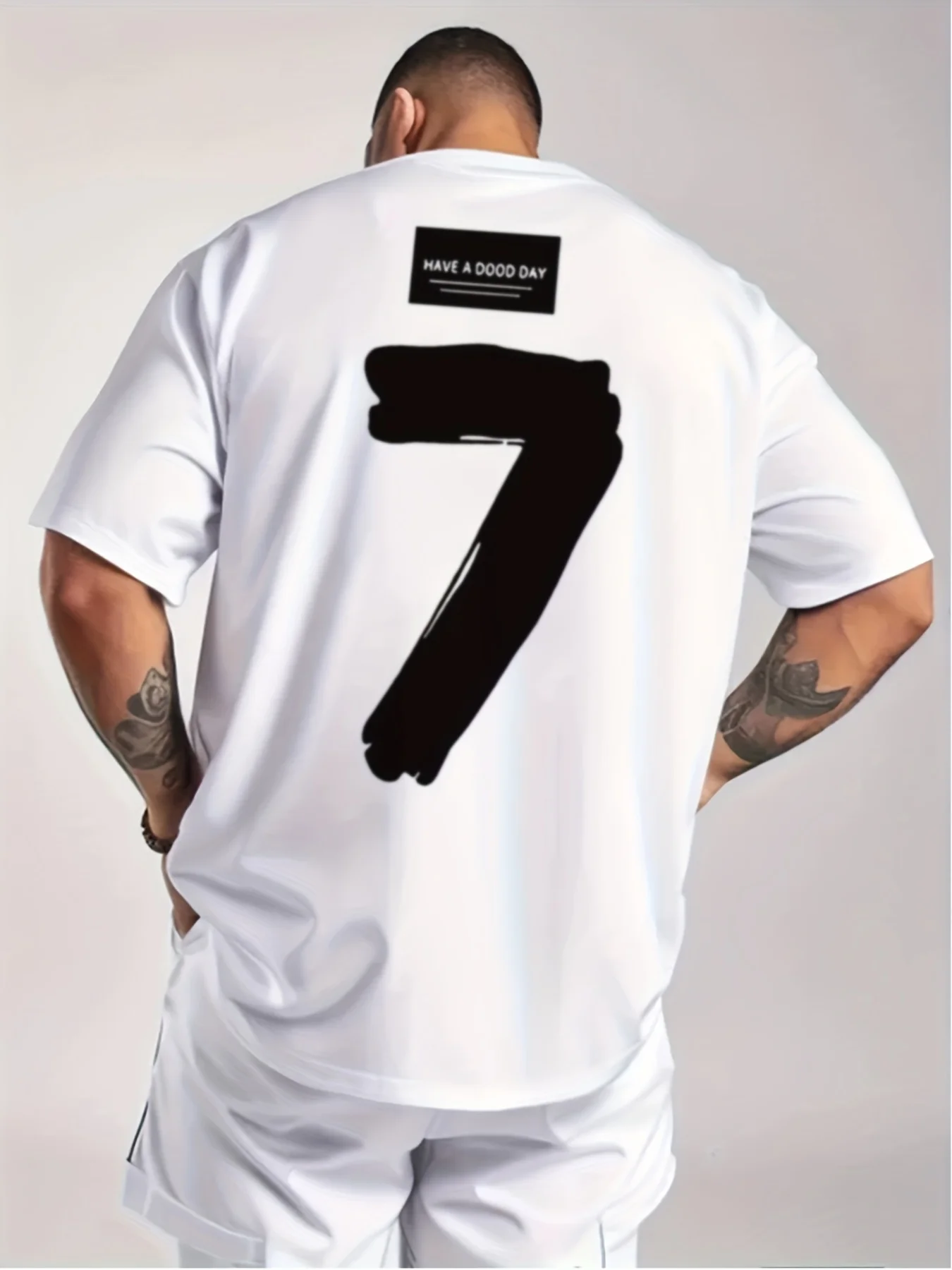 Edgy Brushstroke „7“-Zahlen-T-Shirt mit minimalistischem „Have A Good Day“-Patch-Print, 100 % Baumwolle, Herren-T-Shirt, Sommer-Streetwear – Detail 3
