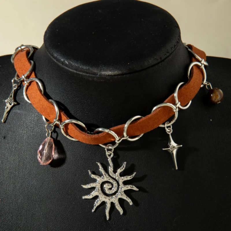 Fashion Gothic Brown Sunflower Leather Necklace Stars Moon Vintage Pendant Chocker Punk Necklaces for Women Jewelry Couple Gift