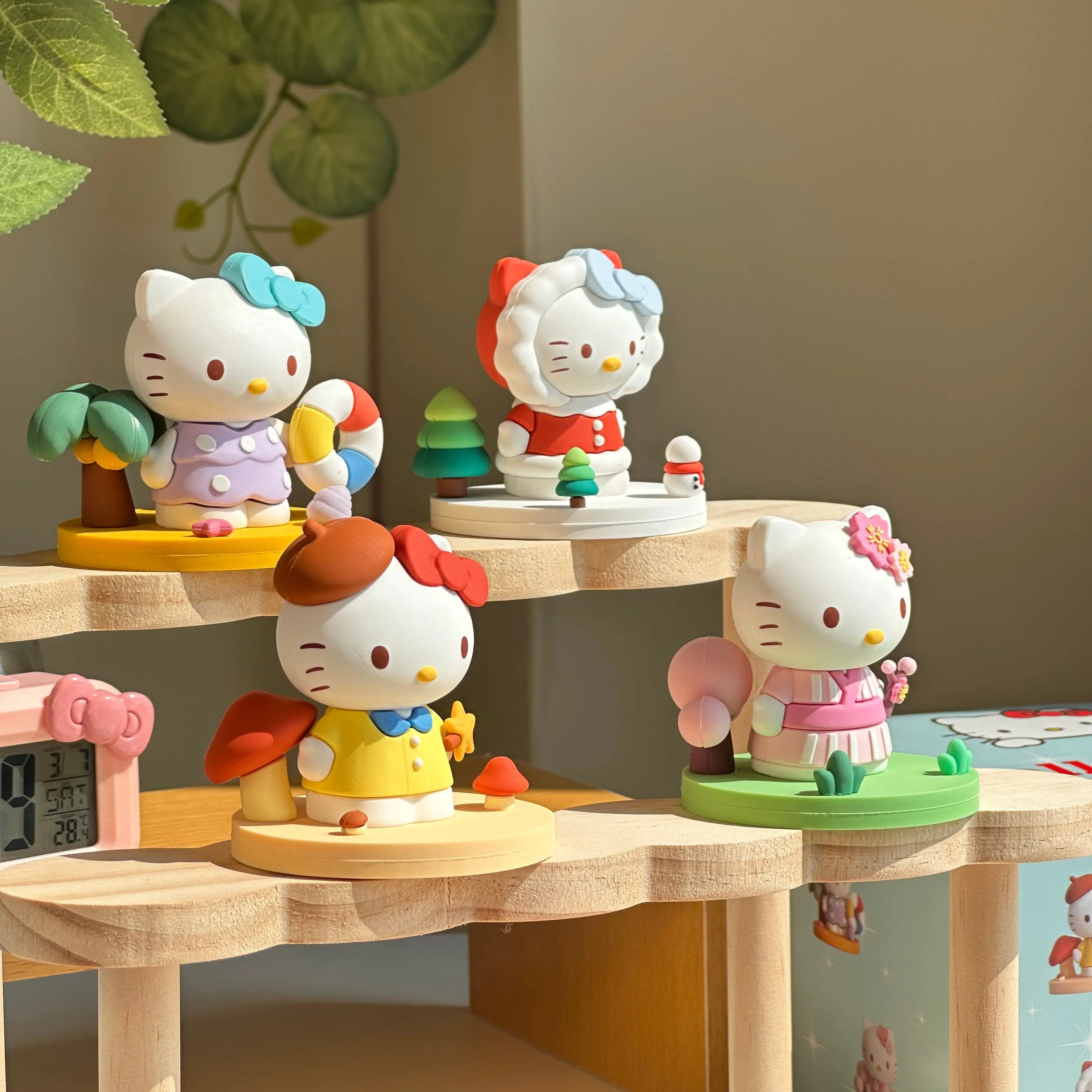

Серия Sanrio Hello Kitty Four Seasons: Загадочные подарочные наборы-сюрпризы, коллекционные фигурки аниме-персонажей, украшения