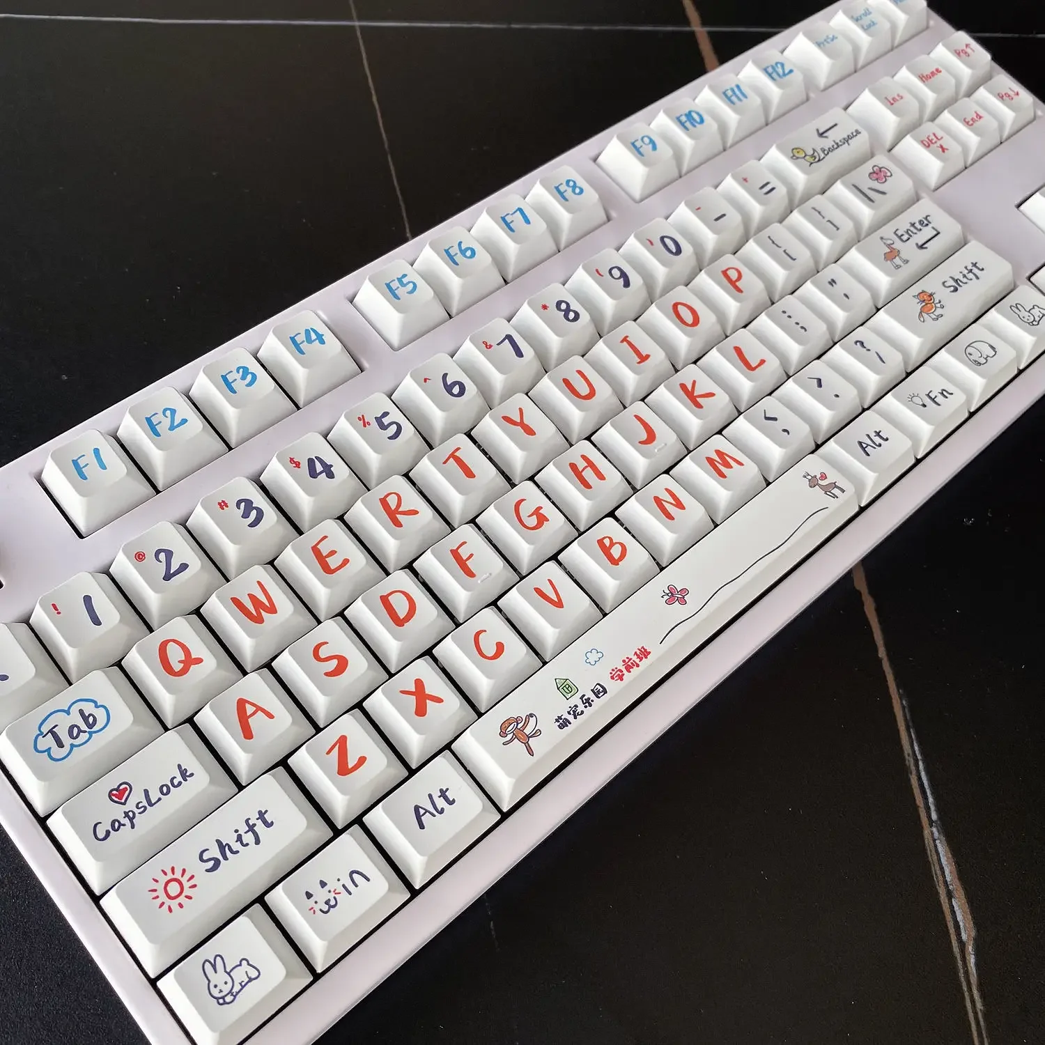 

PBT sublimation keycaps, original highly mechanical keyboard small full set of keycaps personalized painting