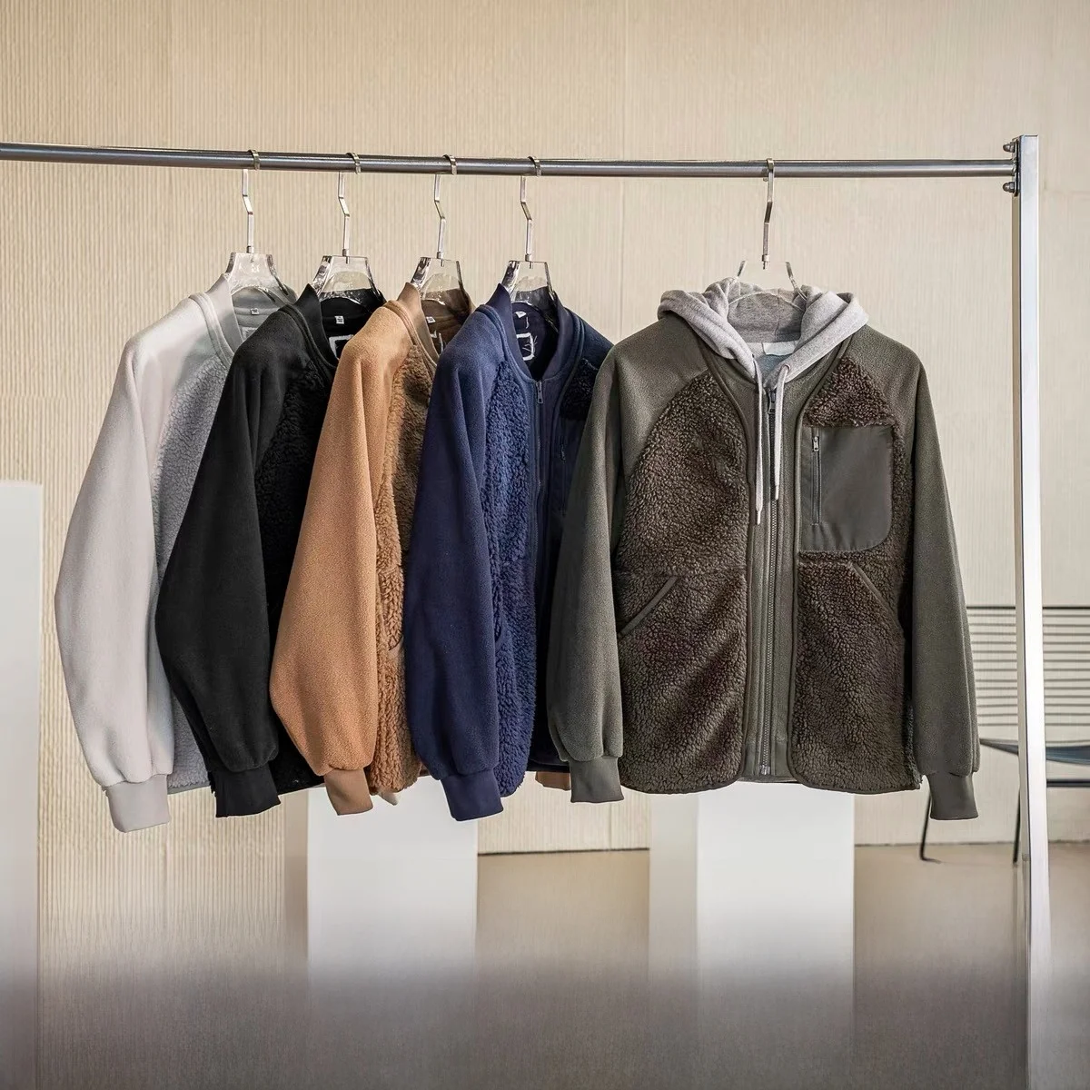 

Men's Outdoor Baseball Collar Jaet Fce Lined Thiened Polyester Fiber Warm Coat for Try on Room Order Autumn Winter