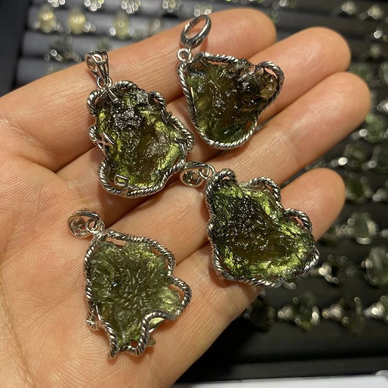 Unit One Piece 925 Silver Buckle With Natural Big Moldavite Crystal Healing Rough Gemstone Pendant Fashion Jewelry Gift