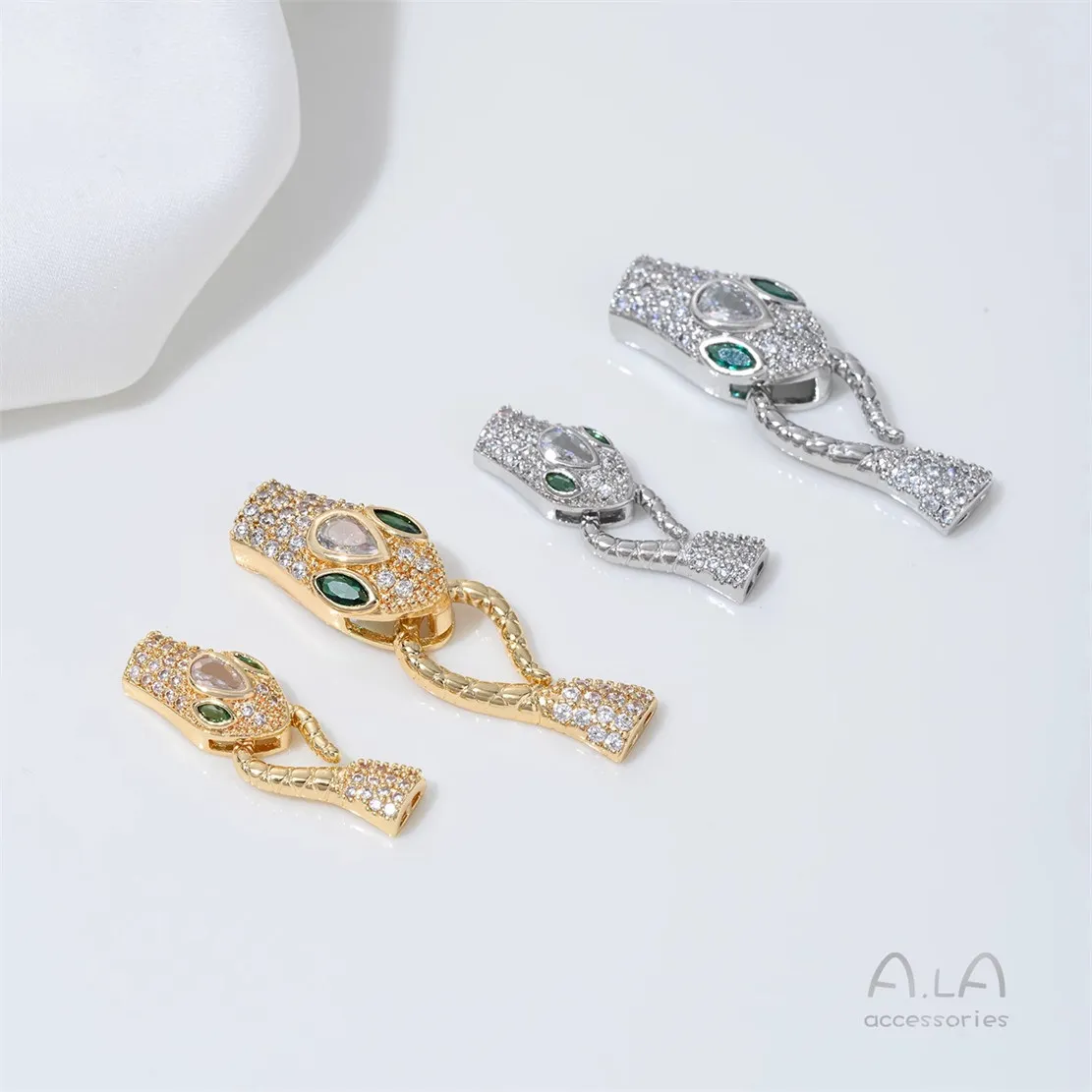 

K353 14K Gold-plated Green-eye Snake-head Pearl Buckle Fishhook Buckle Handmade Diy Bracelet Necklace Accessory Connecting Parts
