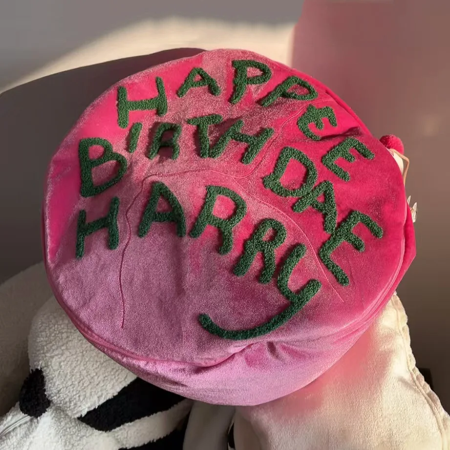 

High-end Luxury Popular Blanket Birthday Cake Two-in-one Flannel Warm Scented Blanket Pillow Car Pillow Blanket Birthday Gift