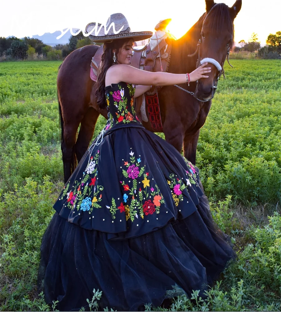 Vintage Black Mexican Quincenara Dress With Colorful Embroidery Customized Charro Sweet 16 Birthday Party Vestido De 15 Años