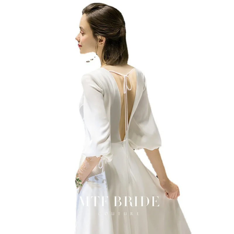 Weißes helles Hochzeitskleid2025Neues bodenlanges Reisefotografie-Kleid im Gartenmädchen-Stil Einfaches französisches Satinkleid