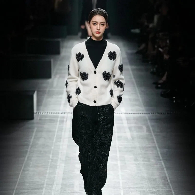 Pulls amples à col en v pour femmes, gris et blanc, avec motif Floral et cœur, Cardigan en tricot, pull amincissant polyvalent, hiver