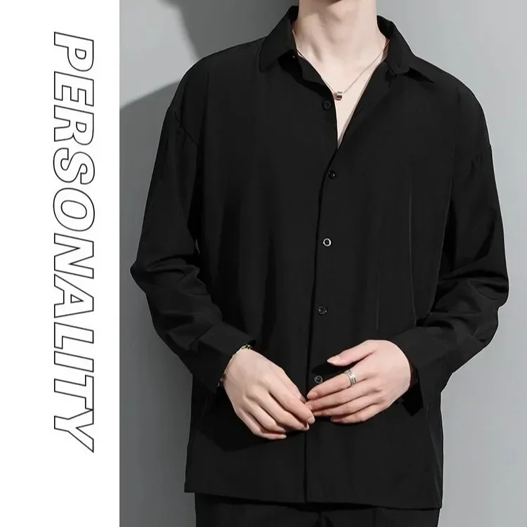 

2025 Черная мужская рубашка с длинным рукавом из ледяного шелка с драпировкой, свободная посадка, повседневная модная верхняя одежда на осень, удобная высококачественная мужская одежда