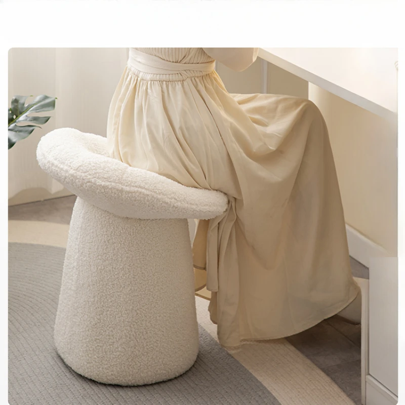 Lambswool Makeup Chair Luxury Dressing Stool Portable Vanity Seat Modern Household Chair Cozy Beauty Seat Elegant Dressing Chair