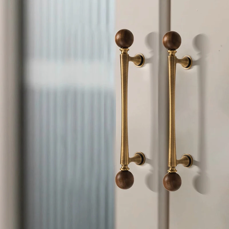 YM Luxury Walnut Brass Pendant Cabinet Handles Vintage European Wardrobe Kitchen Cupboard Door Knobs Hardware for Furniture