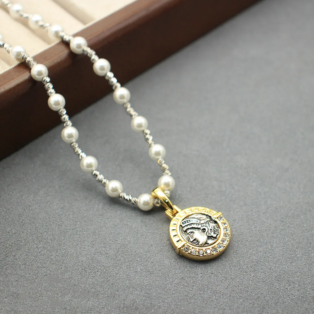 Vintage Portrait Pendant Pearl Necklace Sweater Chain Versatile Jewelry Vacation Style Necklace Jewelry Birthday Gifts for Women