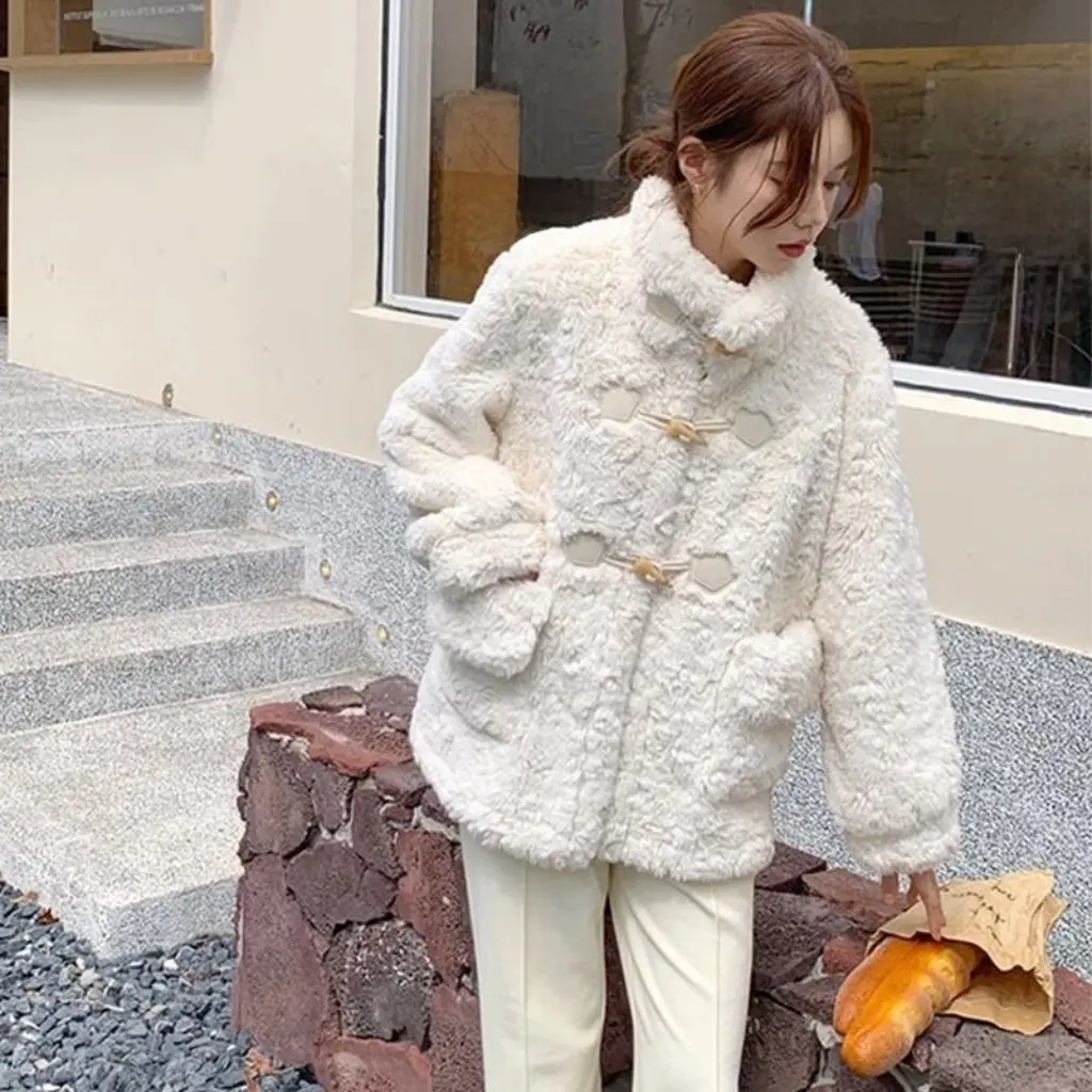 

Women's Autumn Winter Fur Coat Thick Imitation Leather Warm Wind-Resistant Lamb Wool with Horn Buckle Sweet Style