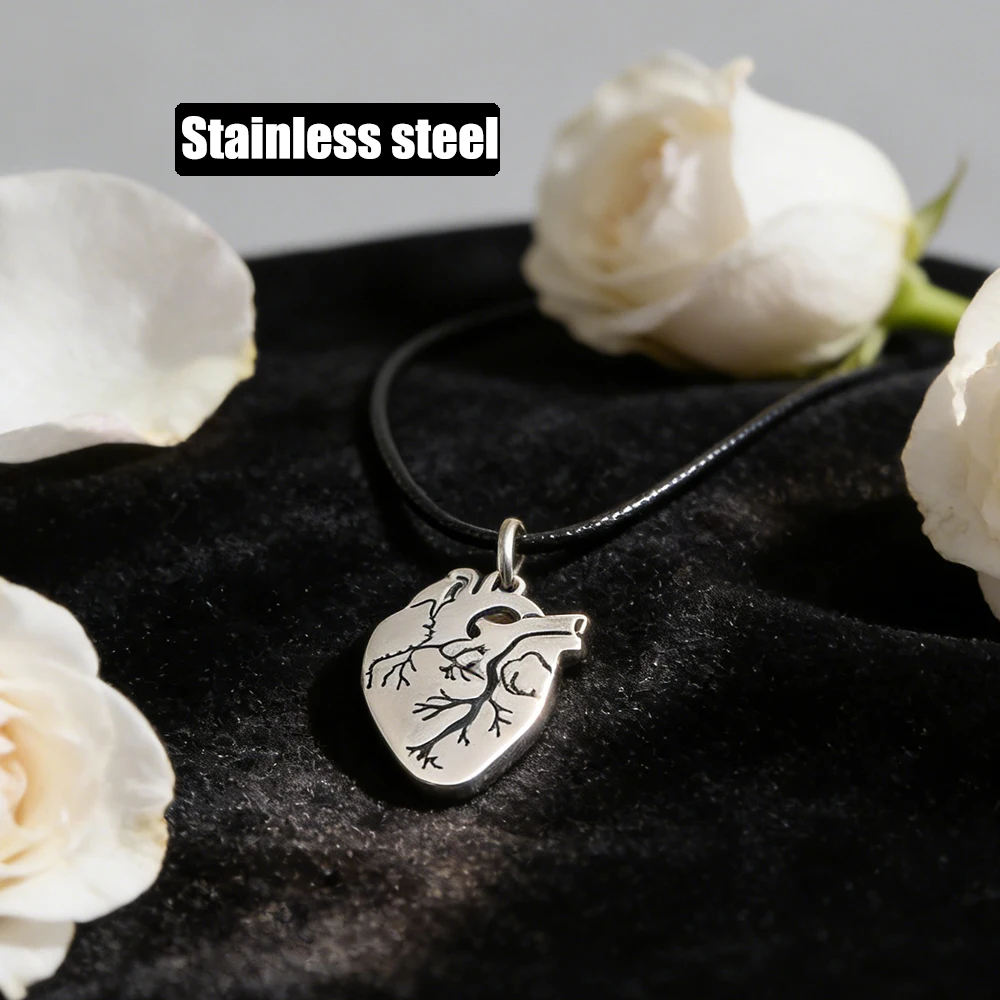 Stainless Steel Anatomical Heart Pendant Necklace Medical Biology Cardiology Simple Jewelry for Cardiologist Doctor Nurse Gifts
