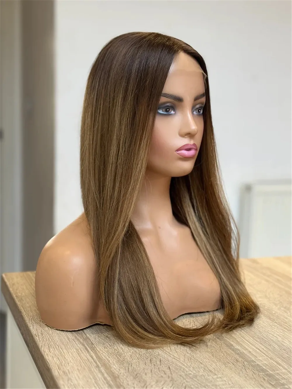 High Quality Light Brown Synthetic Wigs Straight Balayage Not Knotted Straight Soft Glueless Lace Frontal Wigs For Women 13*4 HD