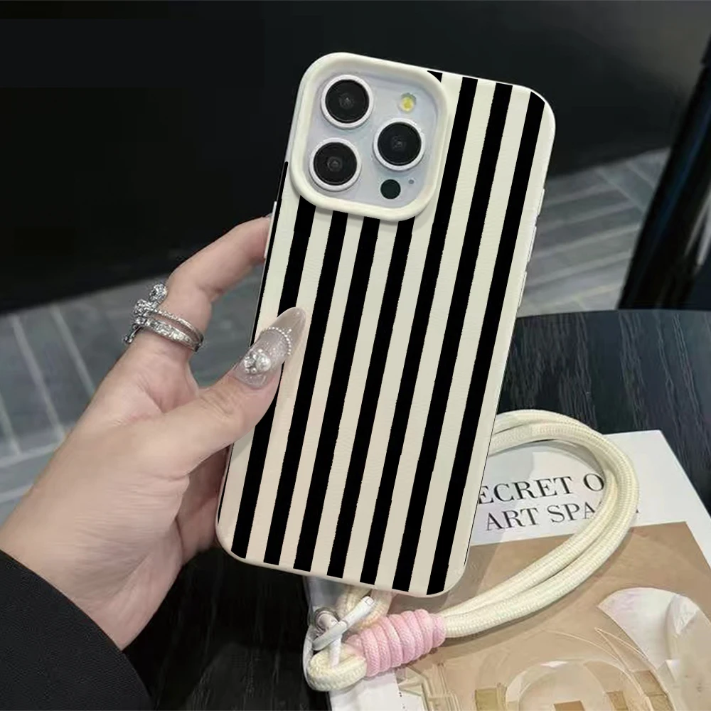 Черный чехол для телефона с вертикальными полосками и ремешком для iPhone 17 Pro Max 16 15 14 13 12 Pro Plus XR Air, силиконовый, с текстурой под кожу