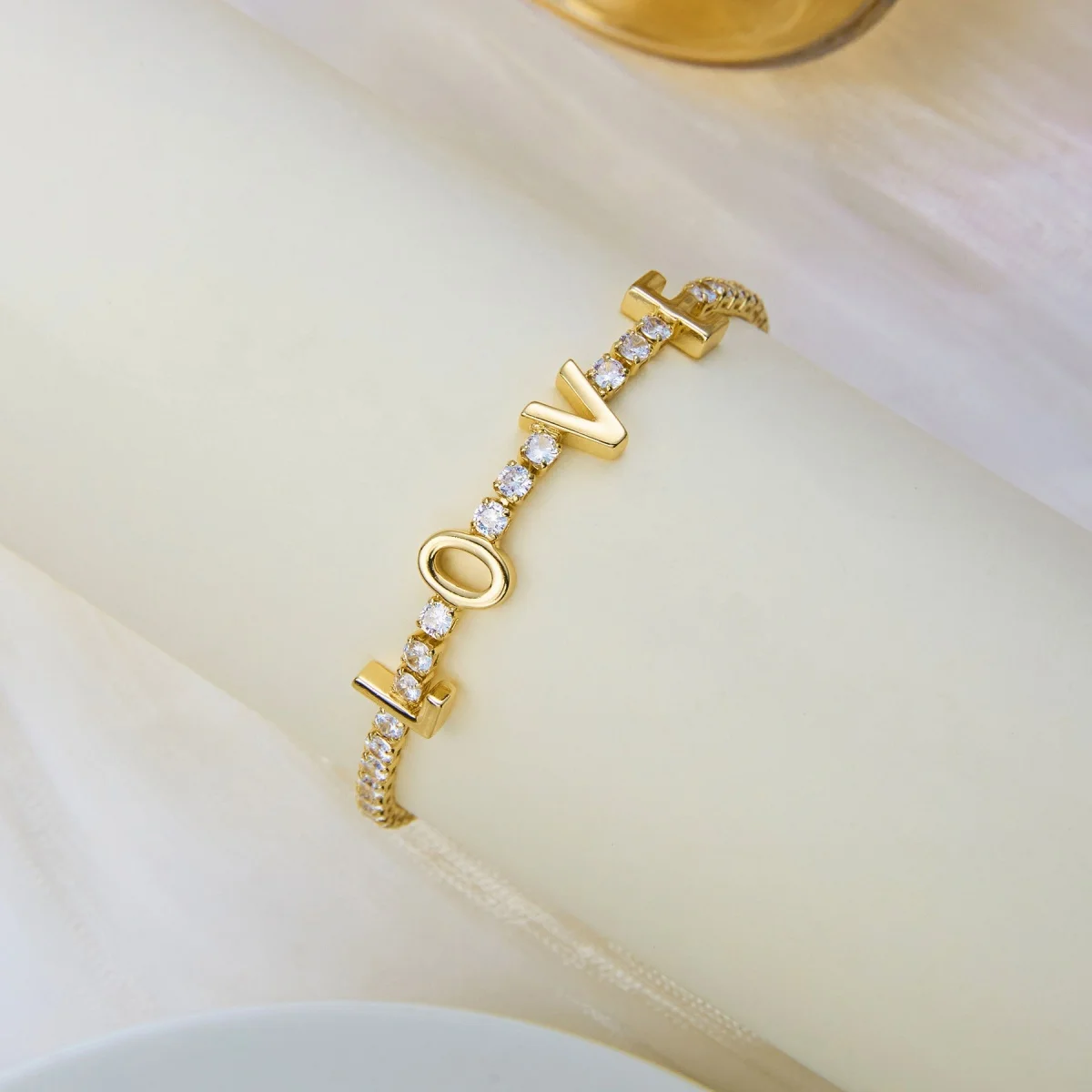 Exquisite glänzende Zirkon-Armbänder mit runden, herzförmigen, quadratischen, Weizenblatt- und Sternen-Elementen für Damen und Herren, schlichte Sonnen- und LOVE-Buchstaben-Armreifen, Schmuck. – Detail 25