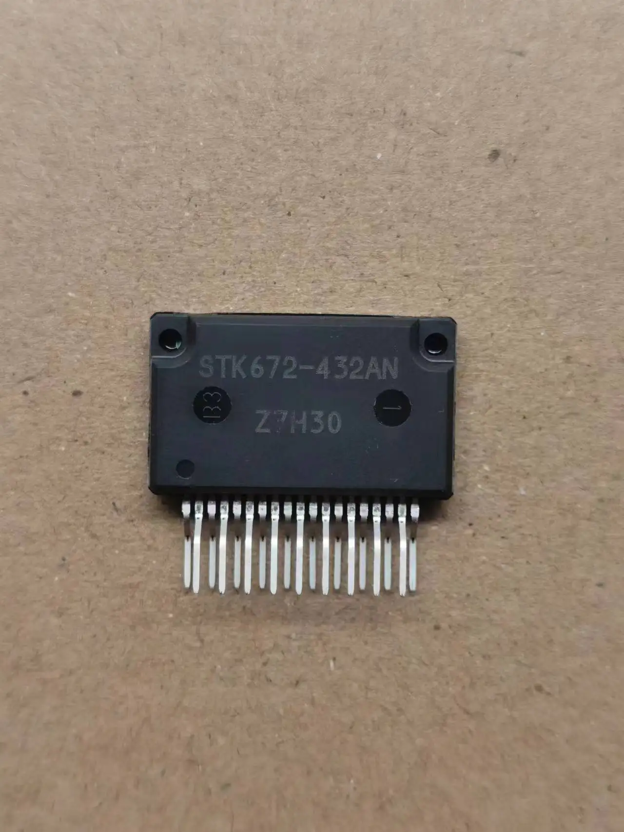 

STK672-432AN original integrated circuit module