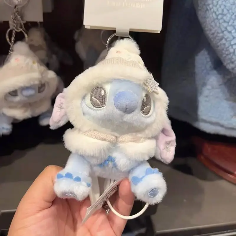 2025 ใหม่ Lilo & Stitch Series ตุ๊กตาพวงกุญแจ Miniso น่ารักจี้กระเป๋าตุ๊กตา Soft Plush ของเล่นตกแต่งกระเป๋าเป้สะพายหลังจี้ตุ๊กตาของขวัญ