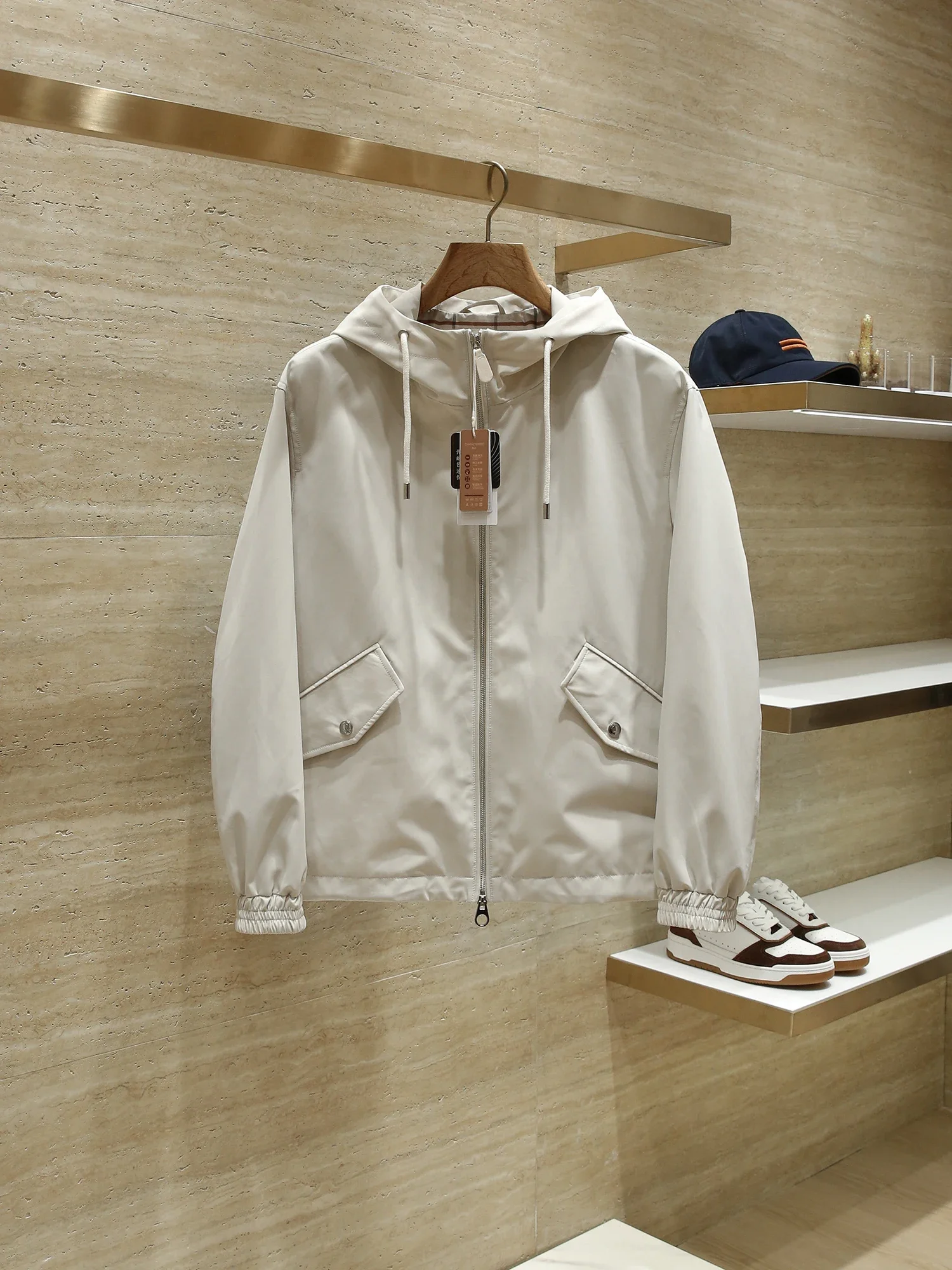 

Высококачественная ограниченная мужская повседневная свободная куртка с капюшоном