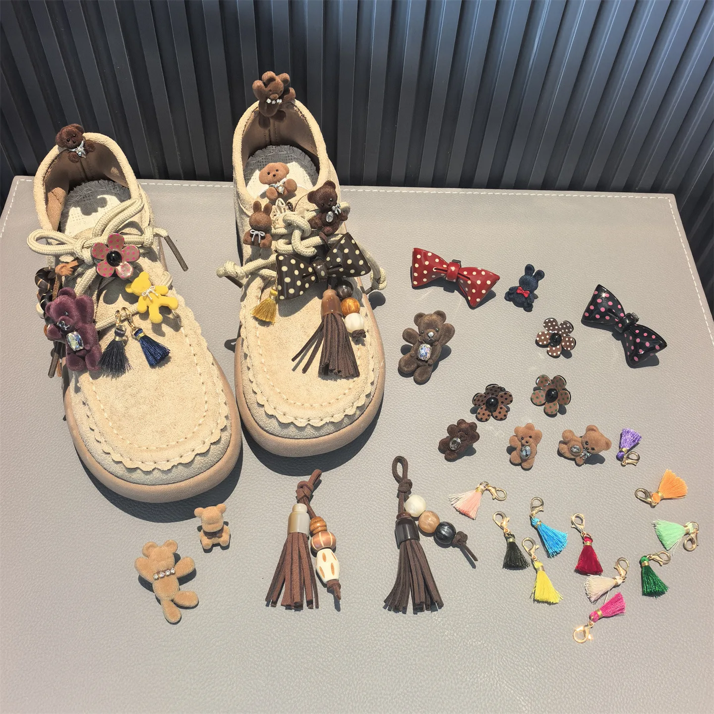 Shoe Charms Flocked Bear Tassel Polka Dot Floral Bow Shoelace Buckle Clog Trainer Fall Winter Small Lightweight Multicolor