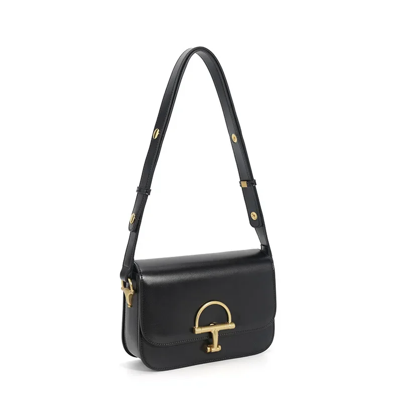 nouveau-sac-a-bandouliere-pour-femme-un-accessoire-de-luxe-ideal-pour-les-soirees-avec-une-chaine-tendance-et-une-bandouliere-ainsi-qu’un-petit-sac-carre-classique-pour-femme