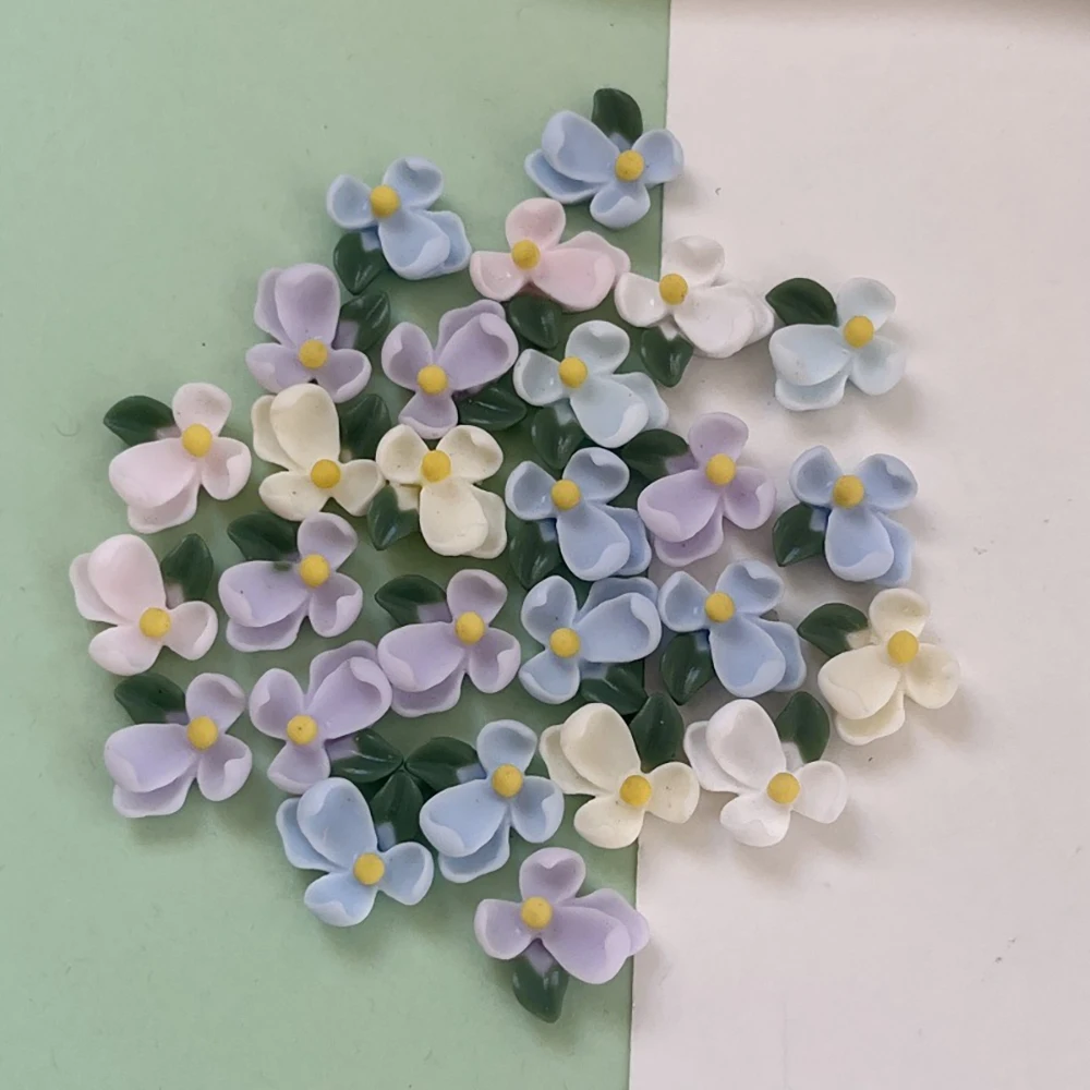 50Pcs 3D Mini Colorful Resin Gardenia Pess On Nails Decorations Green Leaves White Flower Nails Art Sticker for Manicure Diy