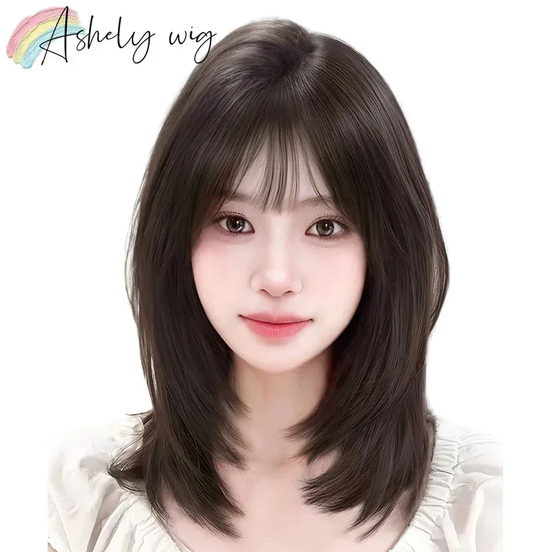 Wig Rambut Sintetis Alami Berlapis Hitam Coklat Candy 2025Shoulder Untuk Gelombang Tubuh Wig Wanita Sehari-hari dengan Poni Tirai Tahan Panas