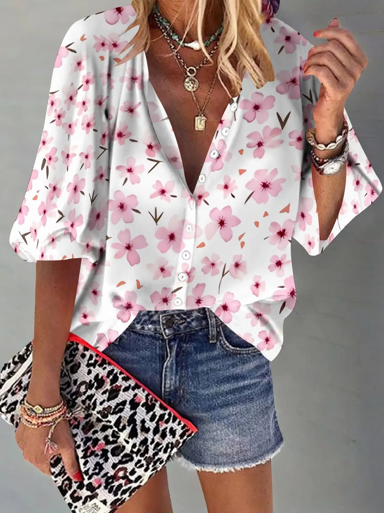 Рисунок 3 - Женские деловые повседневные топы