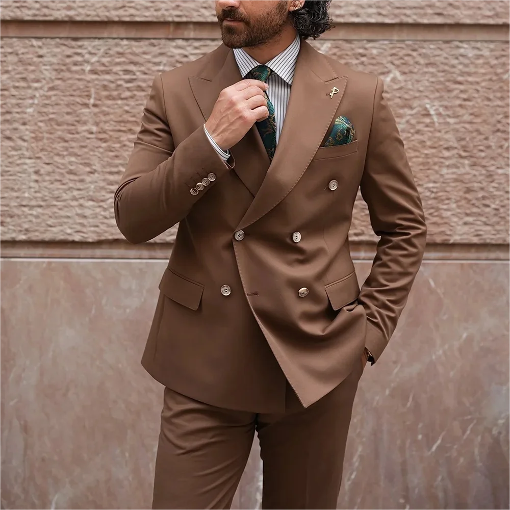 

Brown Double Breasted Men Suits Peak Lapel Flat Front Formal Wedding 2 Piece Jacket Pants Groom Outfits High Quality Costume