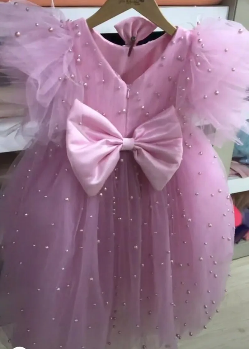 Abito da compleanno principessa fatto a mano abito da ragazza di perle rosa Tutu Flower Girl Dress abito da prima comunione con maniche a sbuffo