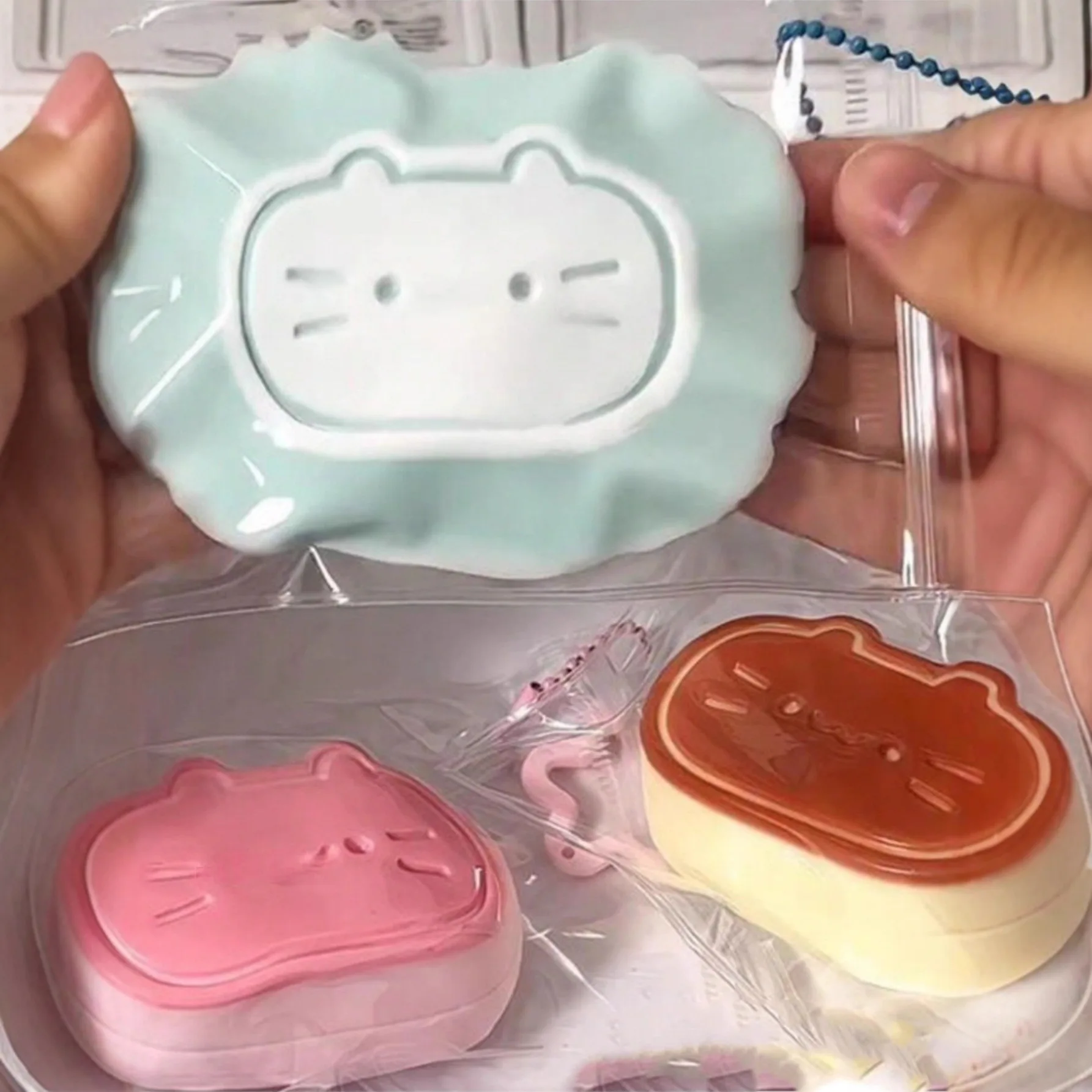 

TPR cheese kitten pinch Le Xiaohongshu explosion decompression high value artifact toy food grade mud feeling