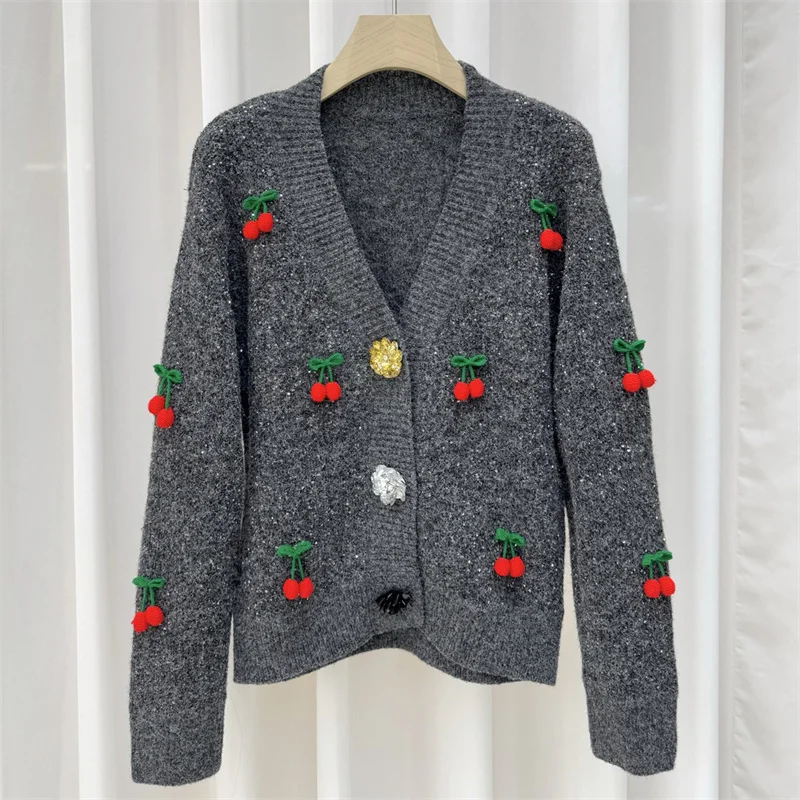 

Кардиган для женщин. Новый эластичный вязаный топ с v-образным вырезом и длинными рукавами на осень 2023. Женское пальто с 3D вишневым декором. Женский свитер.