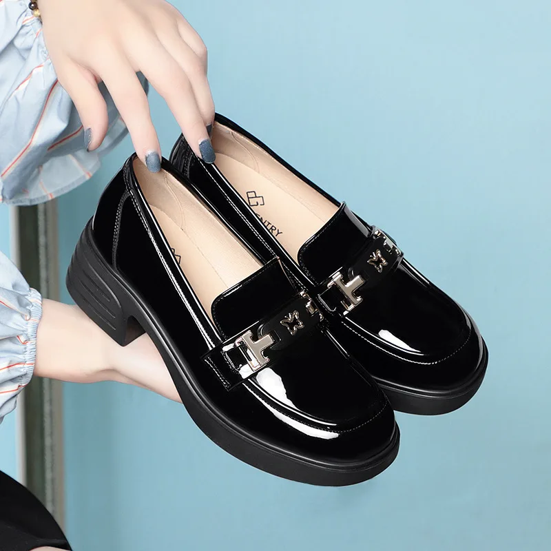 Platform Loafers New Women's Shoes Soft Leather Thick Heels British Small Round Toe Metal Decoration White Black Leather Shoes