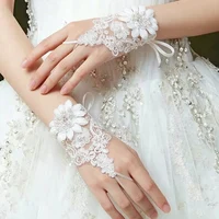 Summer Hollow Lace Short Hook Finger Gloves Pearl Flower Transparent Bridal Gloves Wedding Dress Etiquette Gloves
