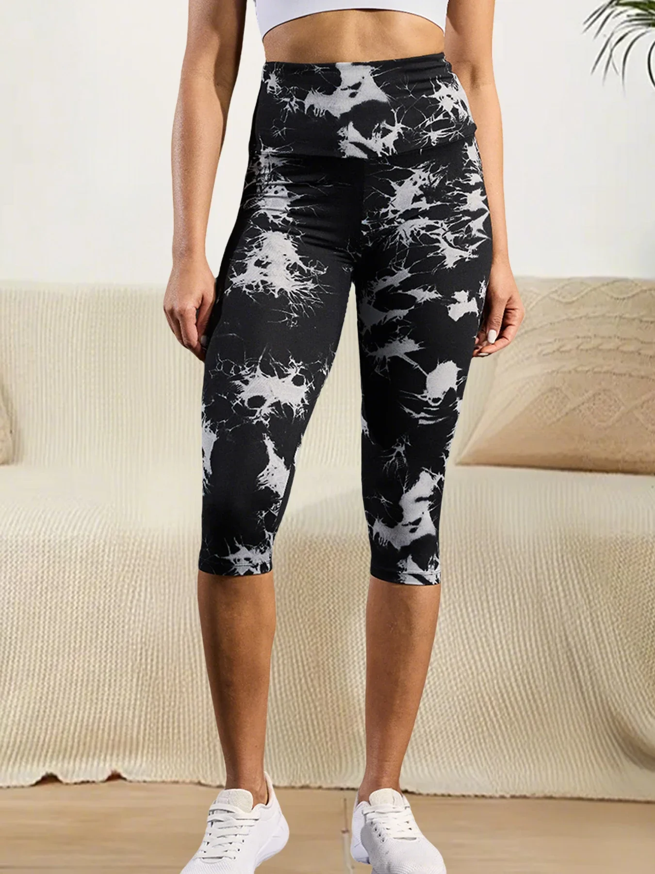 Women's High Waisted Capri Pants Super Soft Tummy Control No See Through Workout Yoga Running Athletic Push Up Gym Leggings