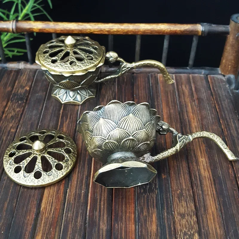 Handheld Lotus Incense Holder,Vintage Alloy Hollow Out Incense Stick Incense Holder with Cover Aromatherapy Ornament