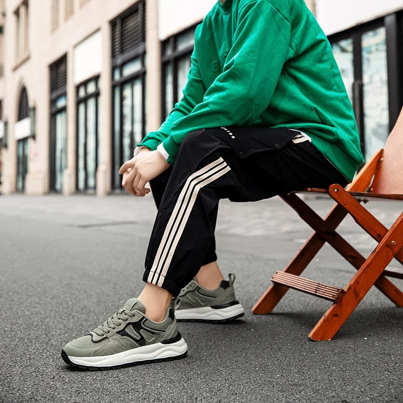 

Мужская корейская повседневная спортивная обувь. Модная и универсальная мужская легкая уличная дорожная обувь.