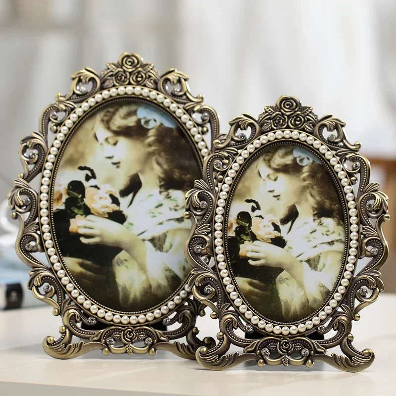 

Classical Carved Aluminum Alloy Photo Frame Euro Hollow Out Frame Table Birthday Gift 6-7 Inch Options Decorative Picture Frame