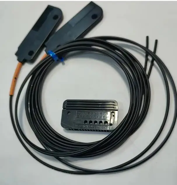 

Оптоволоконный датчик E32-T16WR, новый оригинальный, без коробки.