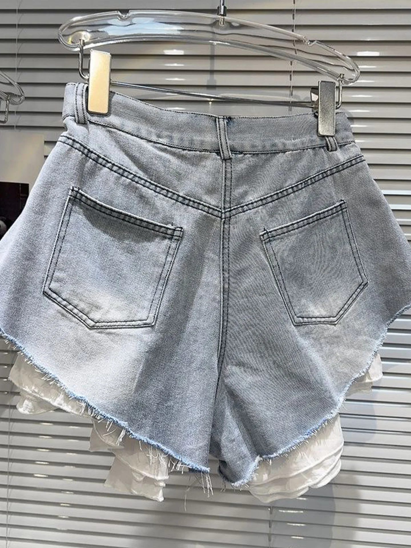 Sexy Spicy Ruffle Hem Washed White Side Slant Wide Leg Jeans Shorts Women's Loose Slimming Hot Pants Casual Summer Denim