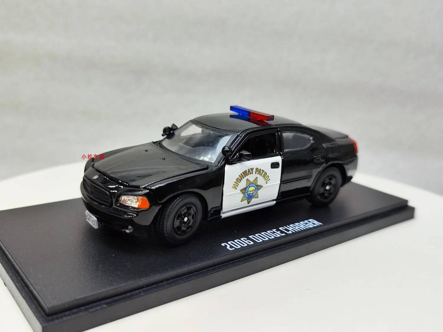 

GreenLight 1:43 2006 Dodge Charger -California Highway PatrolAlloy simulation micro car model collection decoration car toy gift